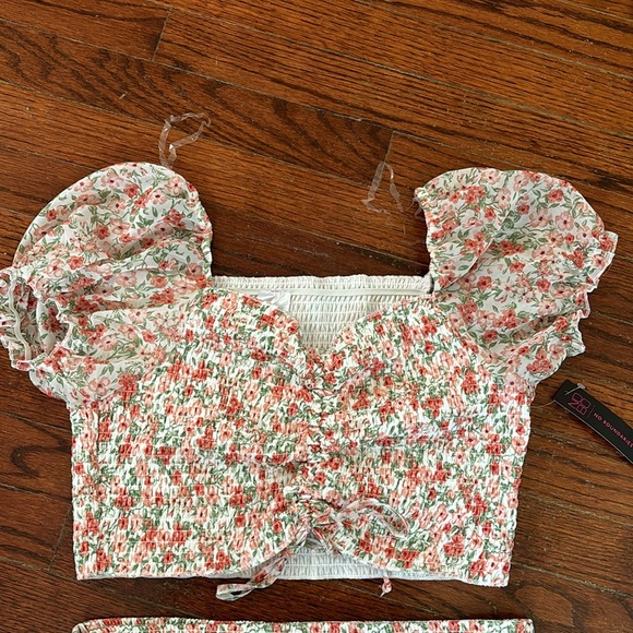 Two Piece Set - Picture 3 of 4